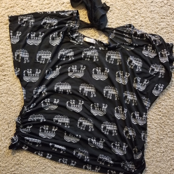 Elephant blouse - Picture 3 of 3